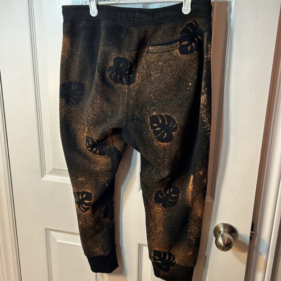 Roots Black Joggers Handpainted Leaf Pattern Medium - Picture 6 of 7